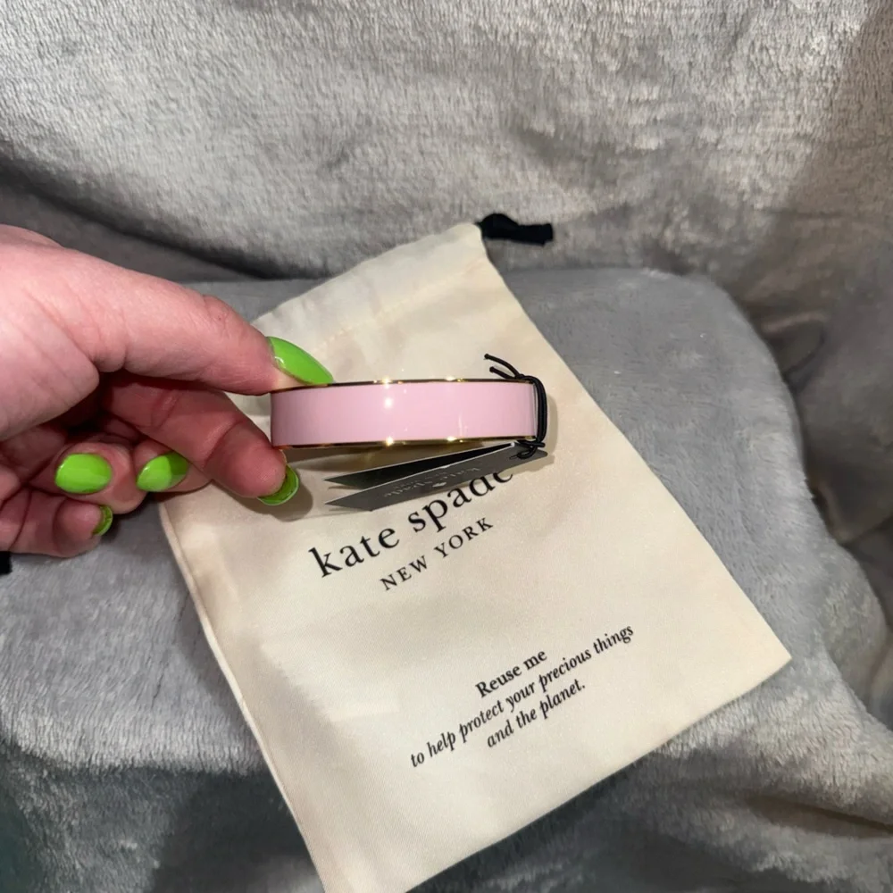 Kate Spade New York Phoebe Enamel Turnlock Bangle - Picture 7 of 7